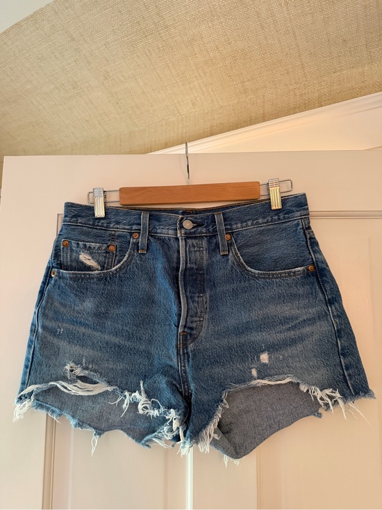 Levi's Pants - Levi's - 501 Original Denim Shorts in Oxnard, Size 28